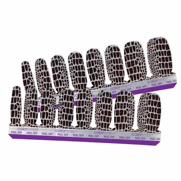 Color Street HISS AND MAKEUP Black & Silver Holographic Snakeskin Strips - Picture 6 of 7